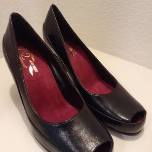 A2 By Aerosoles Big Ben peep toe pumps